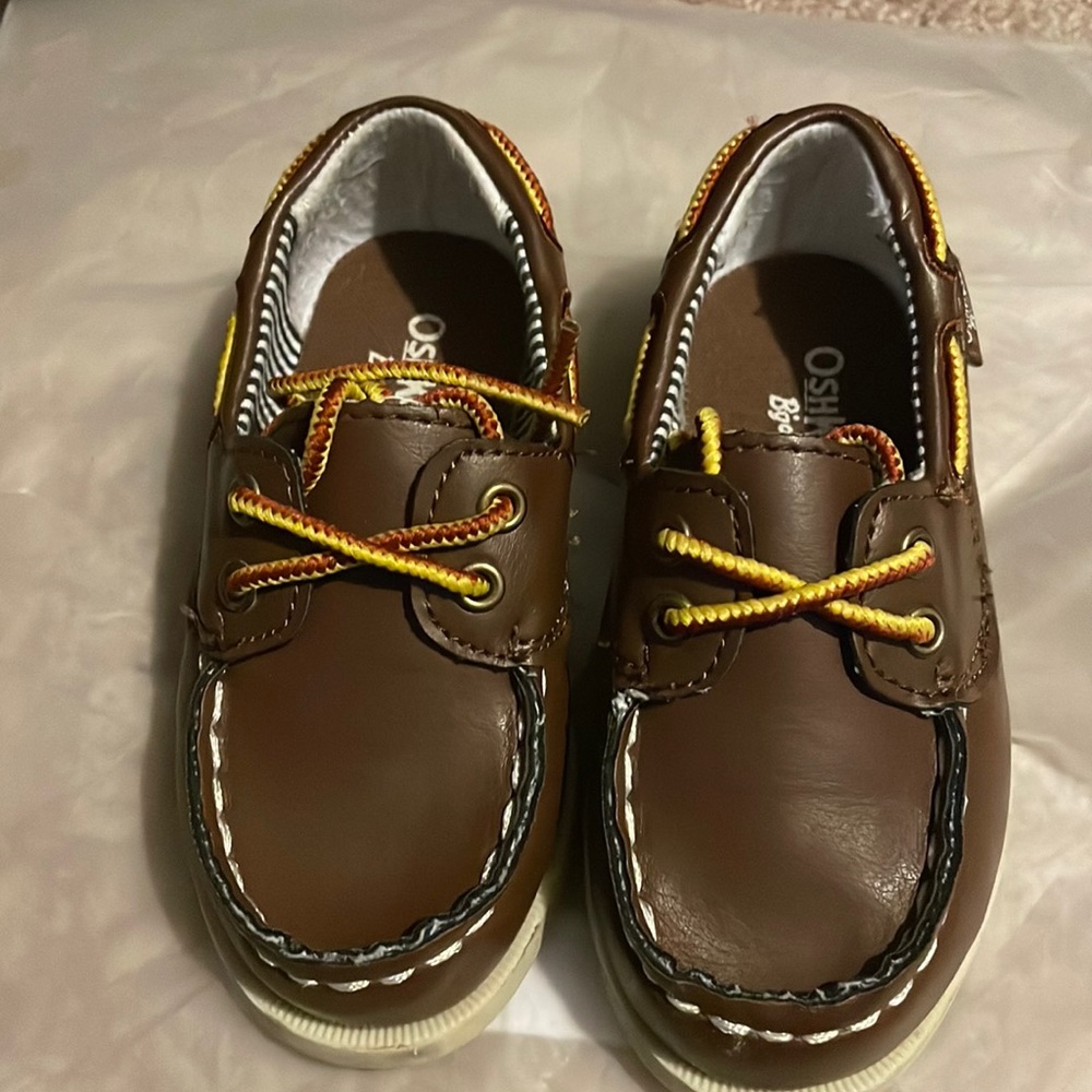 Like new toddler osh kosh boat shoes